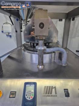 Prensa rotativa para la l�nea de producci�n de comprimidos s�lidos Neuberger