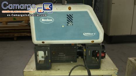 M�quina caliente del pegamento