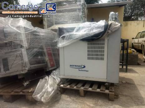 Lote que contiene 5 termorreguladores Refrisat.