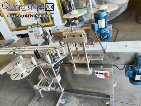 Aplicador de sellos para cartuchos de 3 solapas para productos importados con cabezal de impresi�n doble Tecmaes