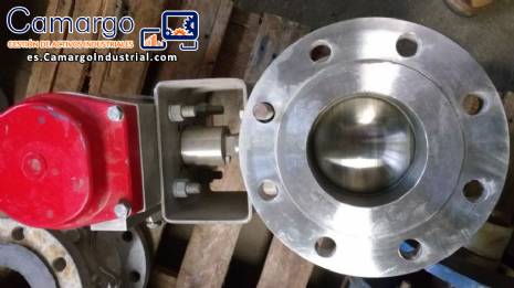 Actuador neum�tico de doble acci�n Bray y v�lvula Flow Tek