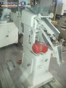 Comedero con tolva para shekeres de vibraci�n