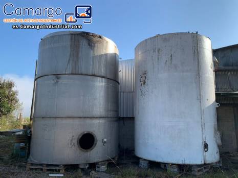Dep�sito cil�ndrico de acero inoxidable 30.000 L