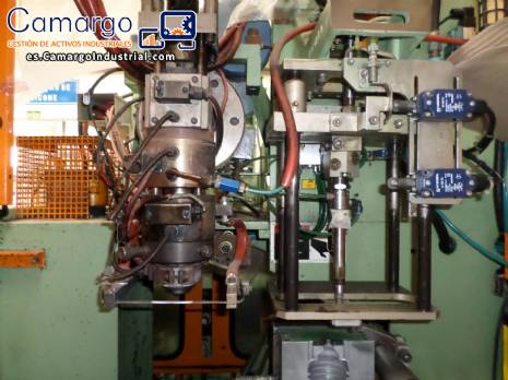 Sopladora y termoformadora de precisi�n Bekum