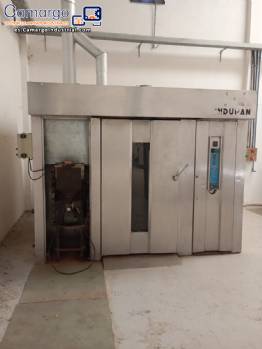 Horno rotatorio de doble carro Indupan con calefacci�n por pellets.