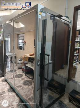 Mini c�mara frigor�fica para productos congelados REFRIMATE 4000 litros o 1500 kg