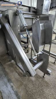 Elevador hidráulico basculante para carros de carne y masa para la alimentación de picadoras y mezcladoras Simetria MECH MMF 130 Elevador hidráulico basculante para carros de carne y masa para la alimentación de picadoras y mezcladoras Simetria MECH MMF 130